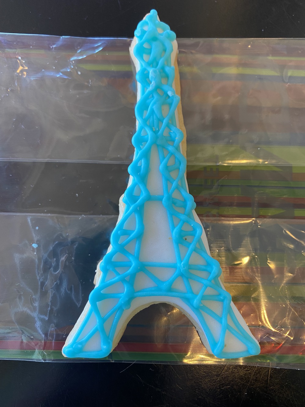 This is the Eiffel Tower commemorative cookie.