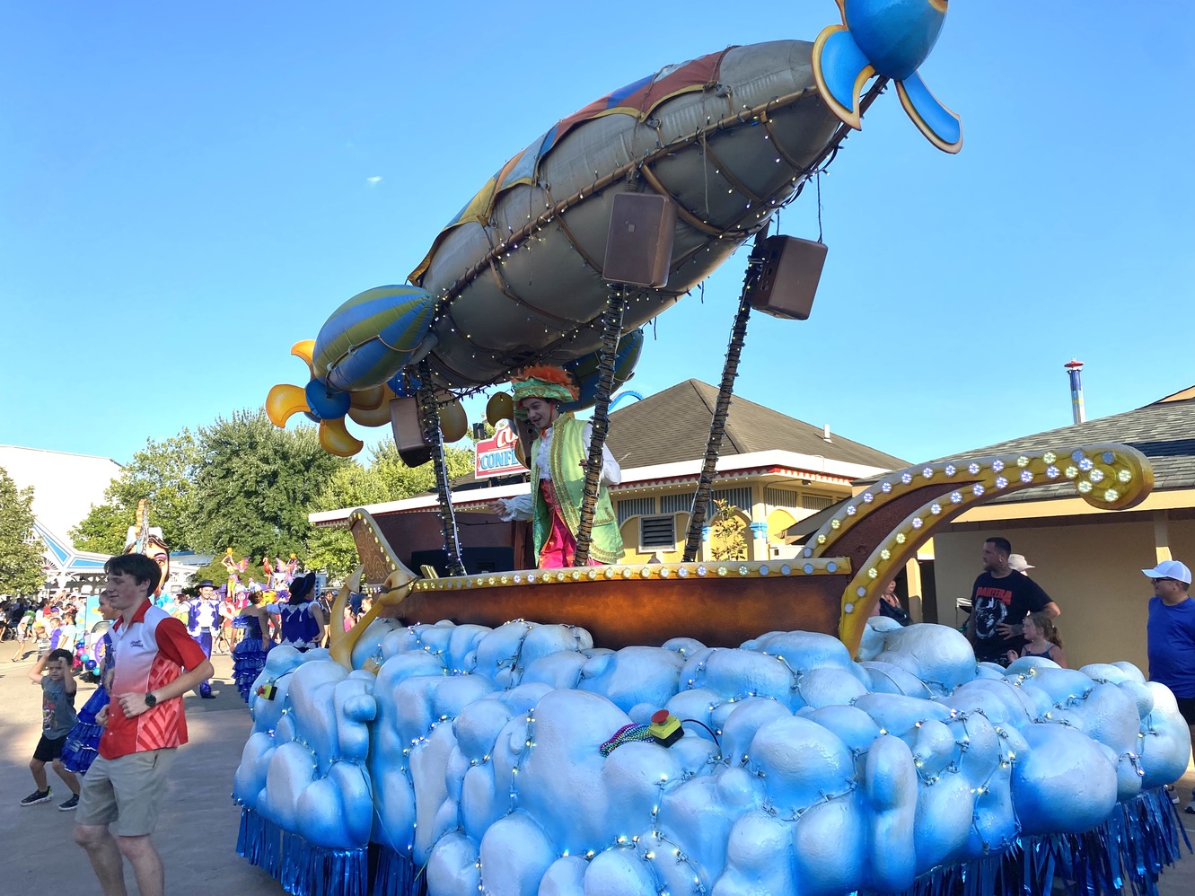 This
      is the USA float, featuring Ben Franklin.