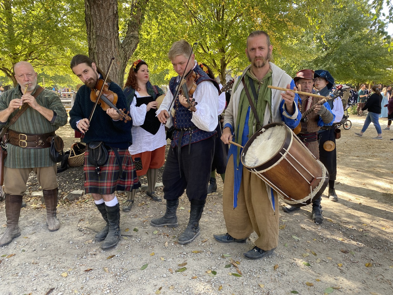 Strolling musicians abound.